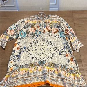 Floral Patterned Tunic Top